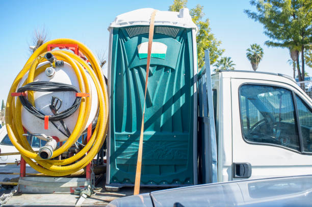 Best Portable restroom trailer rental  in Hialeah Gardens, FL