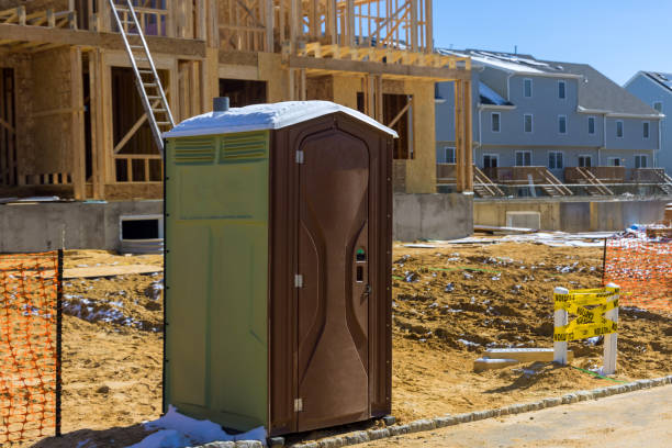 Best Porta potty delivery and setup  in Hialeah Gardens, FL