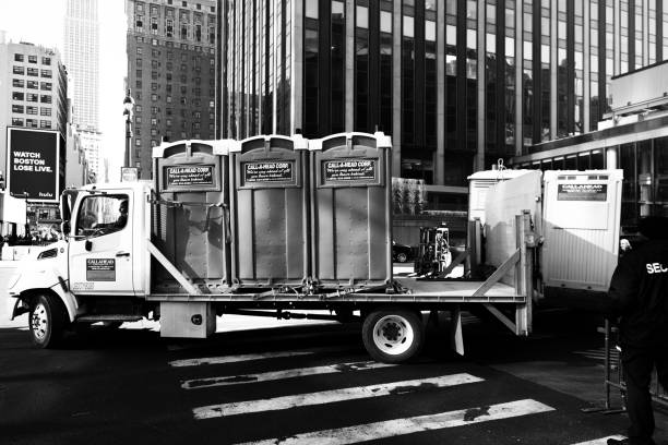 Best Portable bathroom rental  in Hialeah Gardens, FL